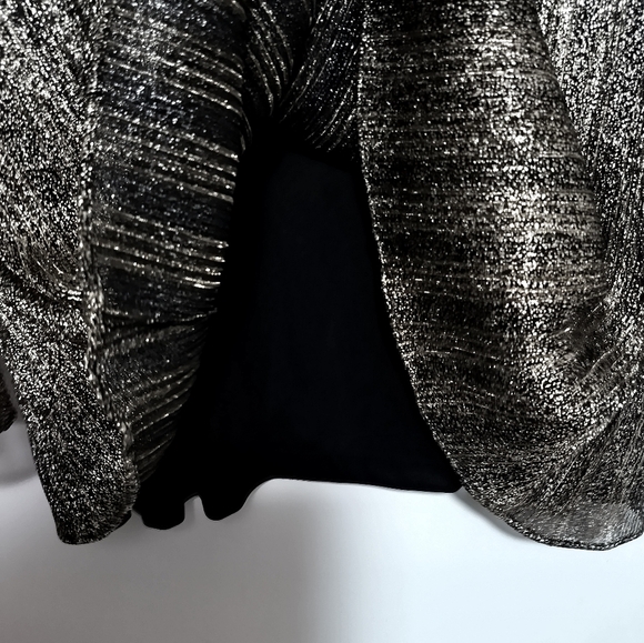 New Golden Top / Size 2X - Picture 4 of 10